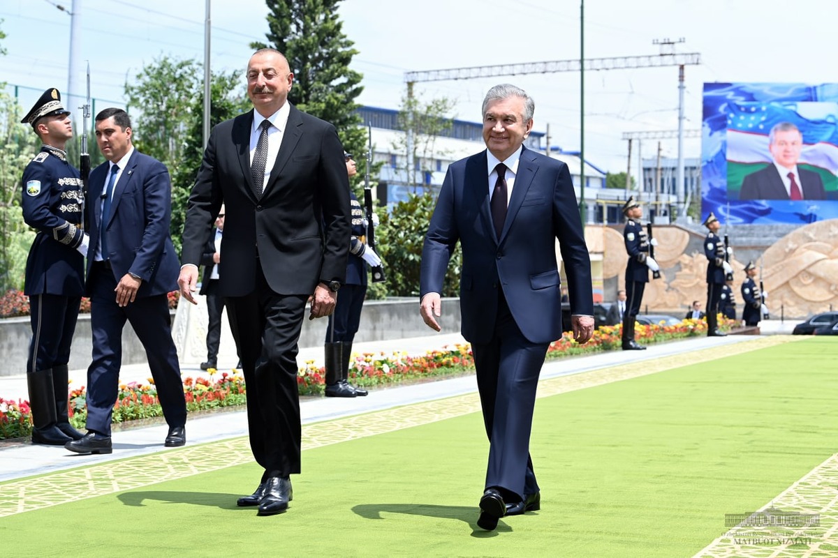 Ilhom Aliyev va Shavkat Mirziyoyev Toshkentdagi “TECHNOPARK” mas’uliyati cheklangan jamiyati faoliyati bilan tanishdi